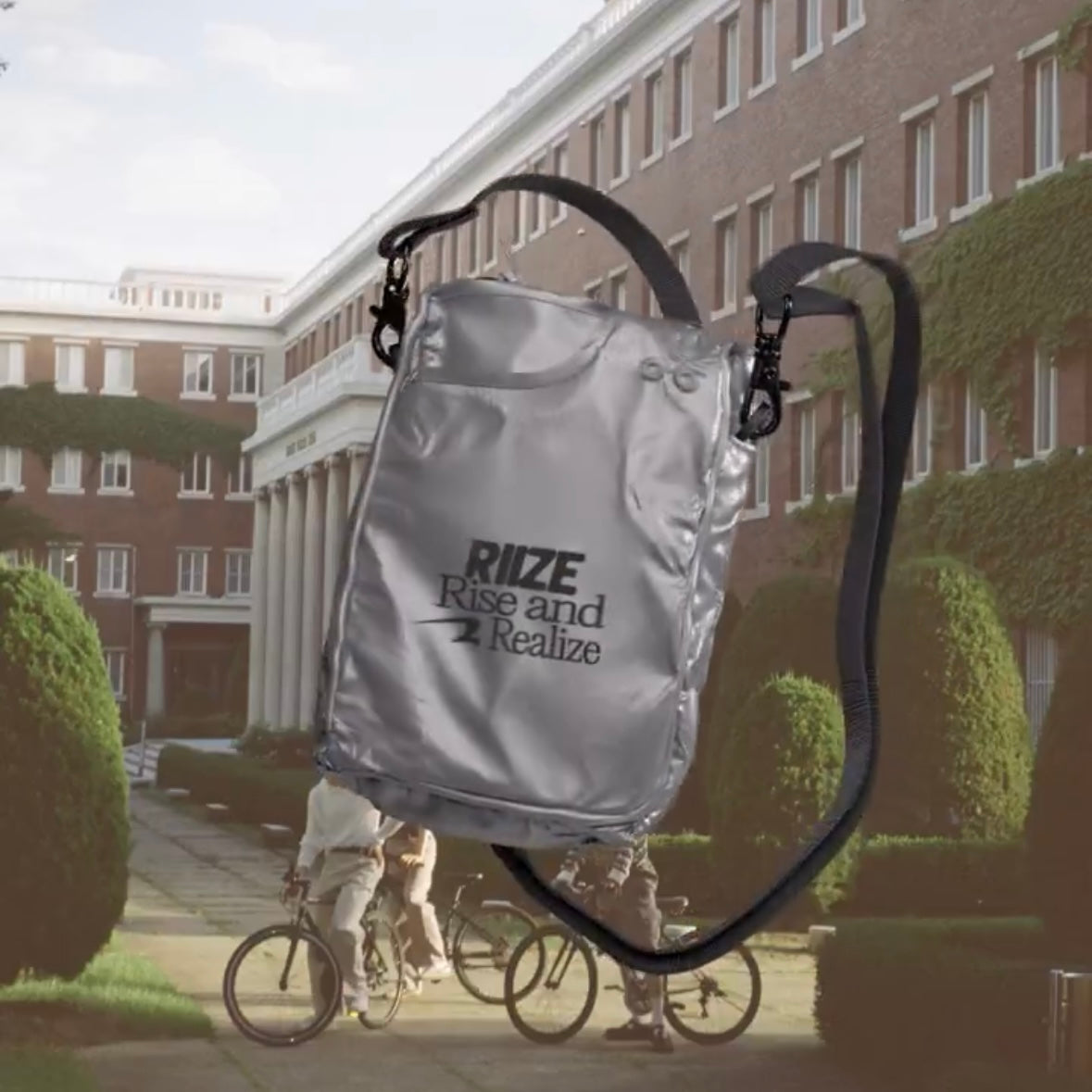 RIIZE - 1st Mini-Album 'RIIZING : Epilogue' (TRAVEL BAG Version) (LIMITED EDITION)