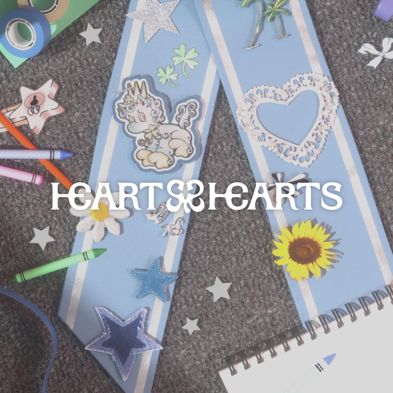 Hearts2Hearts - 1st Single 'The Chase' (Mini Book Version)