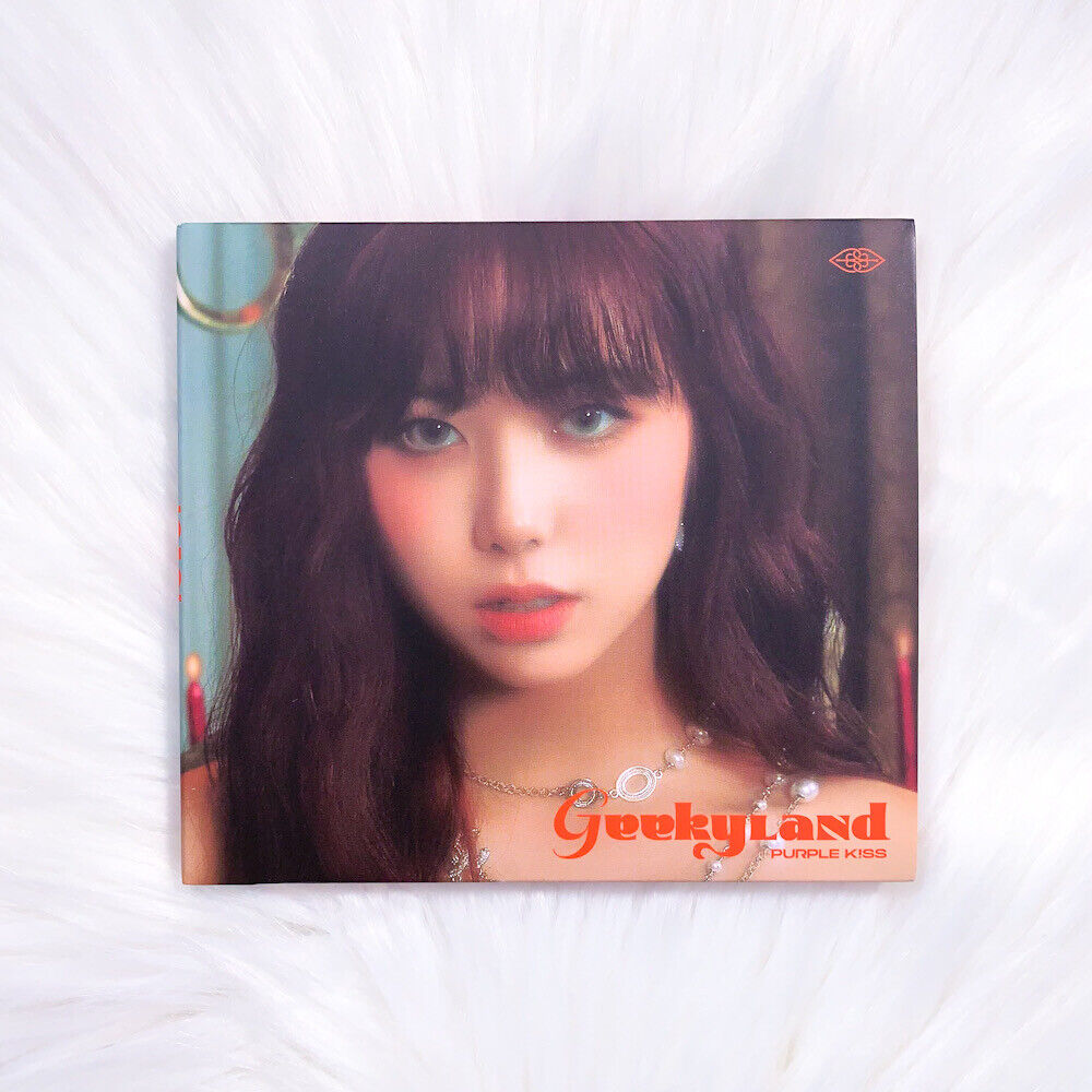 PURPLE KISS - 4th Mini-Album 'GEEKYLAND' (Digipack Version)