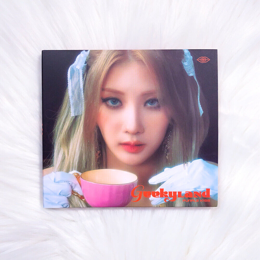 PURPLE KISS - 4th Mini-Album 'GEEKYLAND' (Digipack Version)