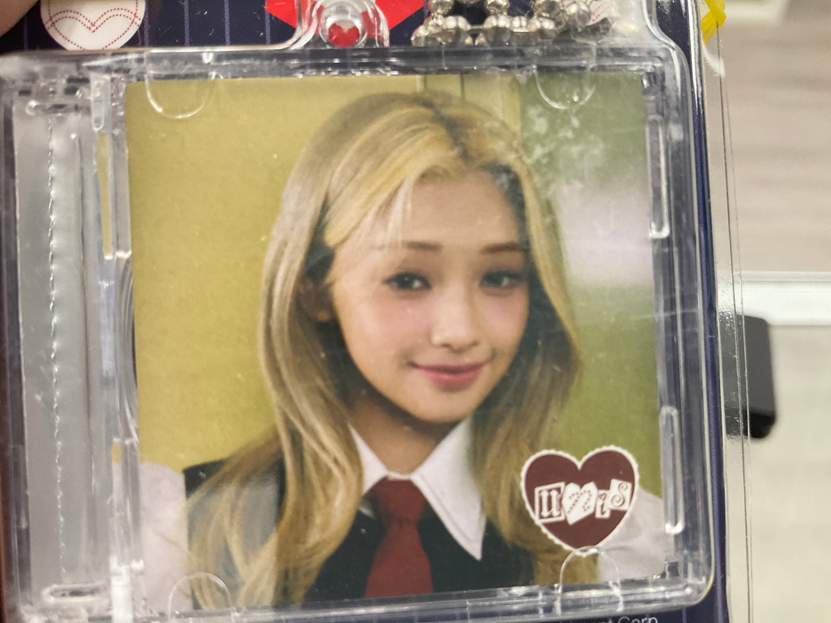 [FINAL SALE] UNIS - 2ND MINI - 'SWICY' (Keyring Version)