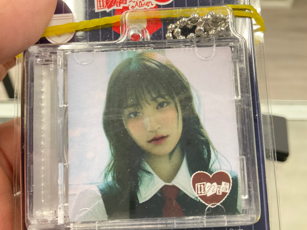 [FINAL SALE] UNIS - 2ND MINI - 'SWICY' (Keyring Version)