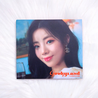 PURPLE KISS - 4th Mini-Album 'GEEKYLAND' (Digipack Version)